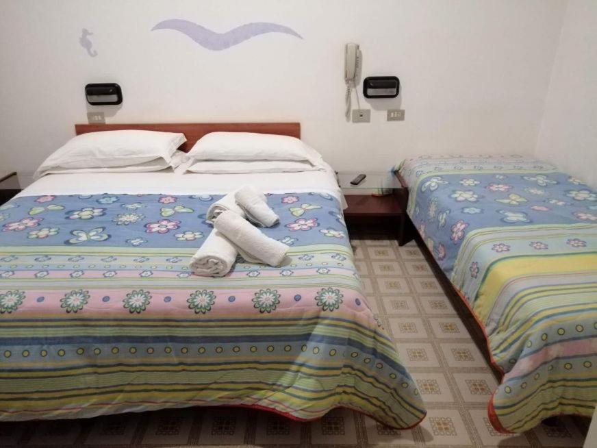 Hotel Criss Римини Экстерьер фото